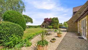 Photo 30- click for photo gallery